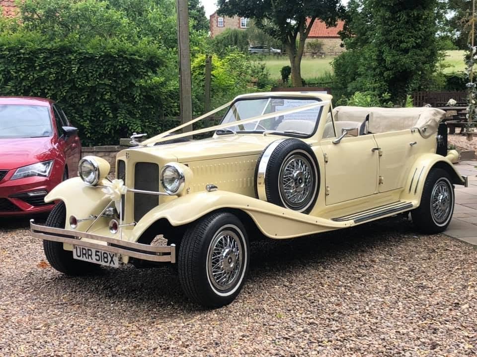 Ivory Beauford 4 Door Tourer wedding car