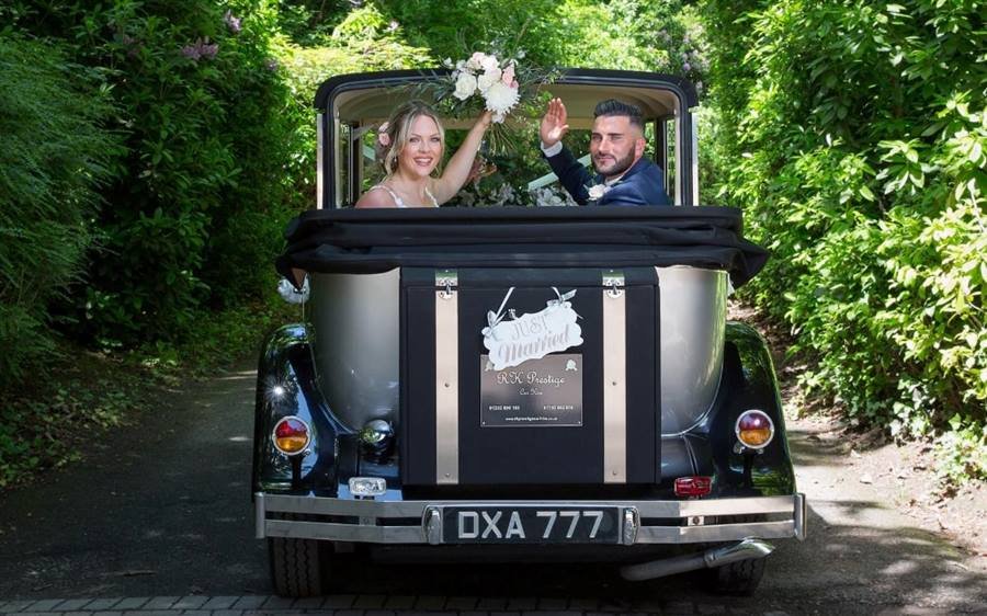 Regent Landaulette wedding car image 2