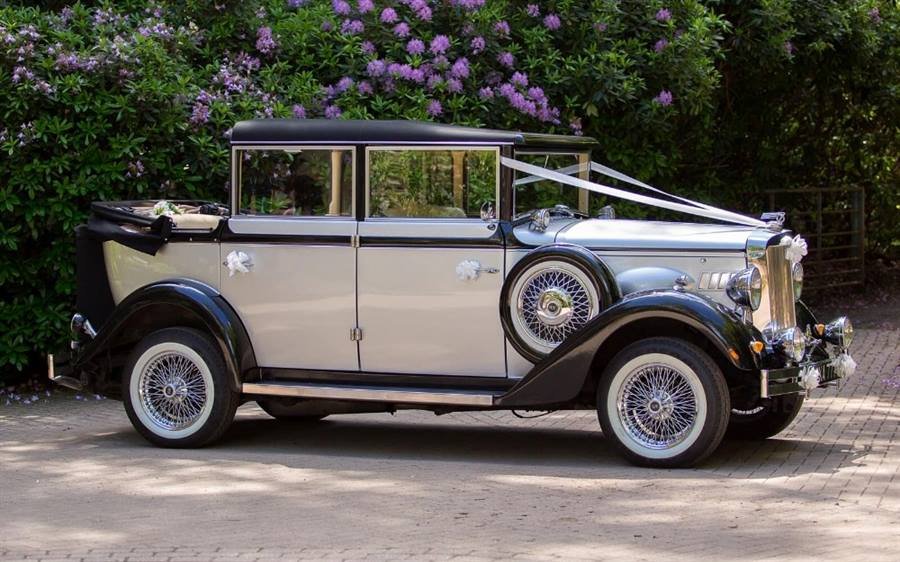 Regent Landaulette wedding car image 4