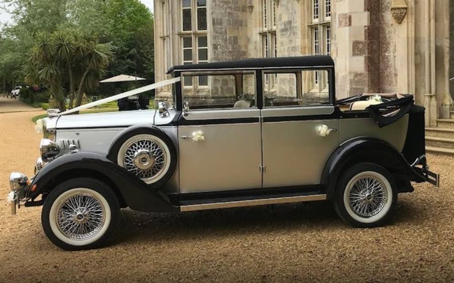 Regent Landaulette wedding car image 6