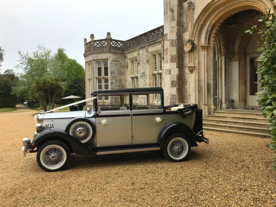Regent Landaulette wedding car image 13