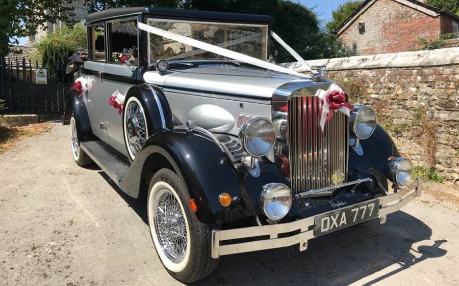 Regent Landaulette wedding car image 18