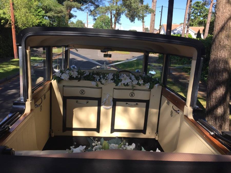 Regent Landaulette wedding car image 14