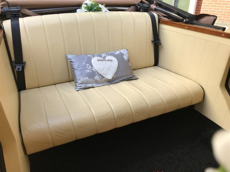 Regent Landaulette wedding car image 17