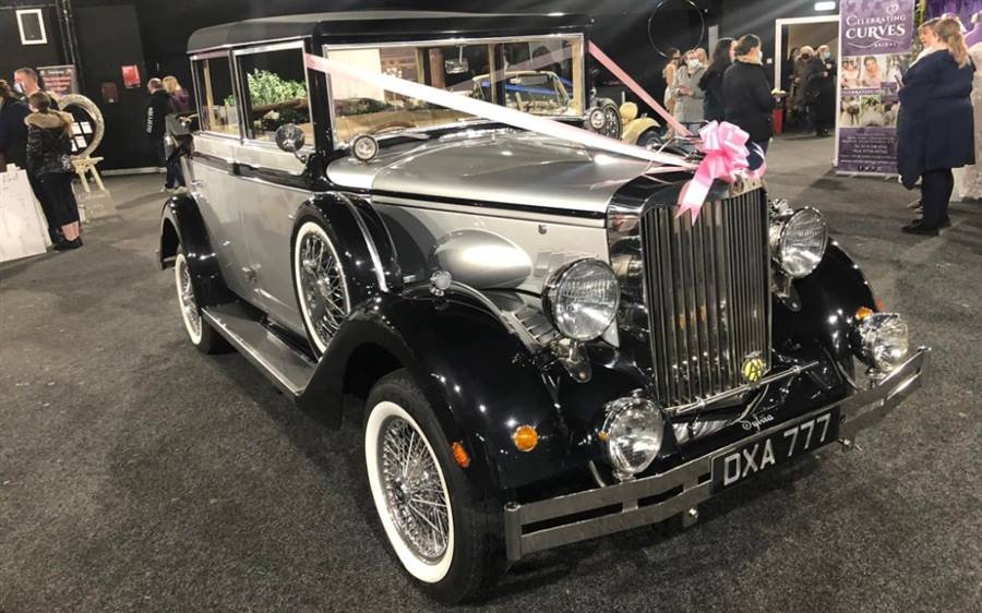Regent Landaulette wedding car image 1