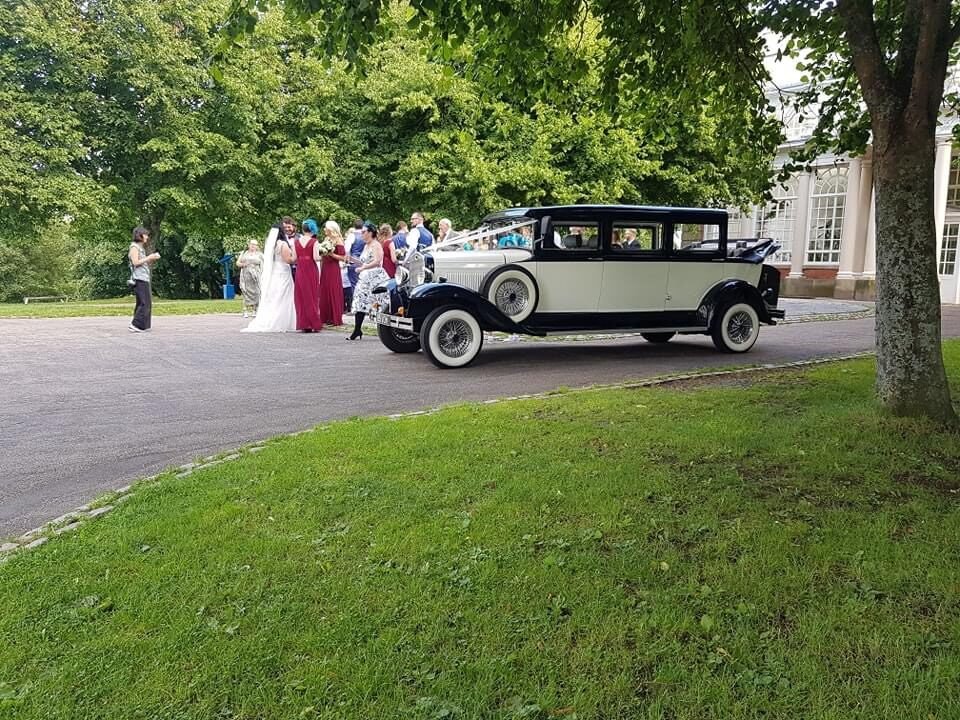Bramwith Classic Limousine Landaulette wedding car